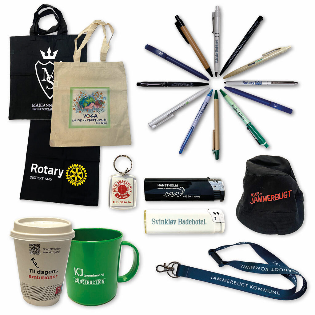 Billede af Fjerritslev Tryk eksempel på merchandise. Kaffekrus, reklamekuglepen, keyhanger, mulpose med logo samt kasket.